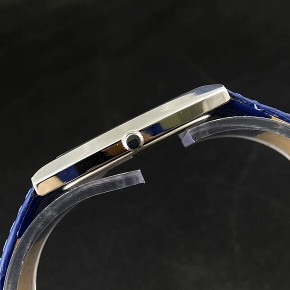 Vintage Style Seiko Quartz Mens Silver Watch & Blue accents W/ Leather Strap - Picture 5 of 5